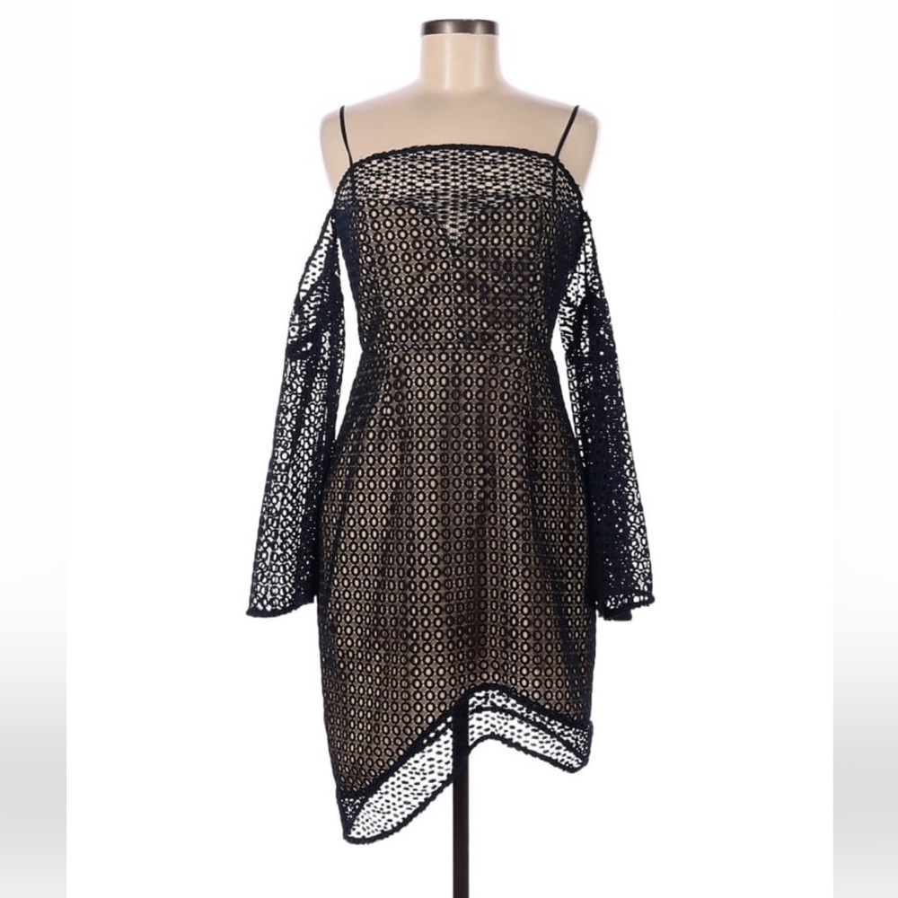Gorgeous dress brand new! Doesn’t fit me